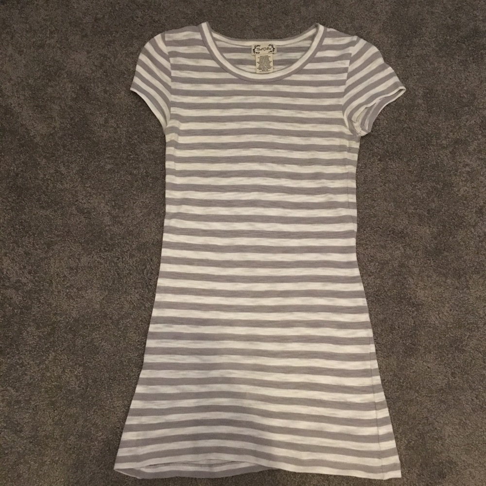 ✨5/$25✨Next Era striped tee (Juniors)